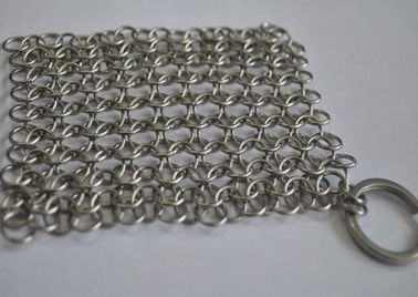 China Round Stainless Steel Ring Mesh / Chainmail Scrubber For Cleaning Kitchenware supplier