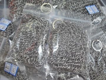 SGS Stainless Steel Chainmail Scrubber , 30 Ringer Cast Iron Cleaner For Kichen Pan Cleaning supplier